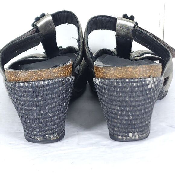 Taos Women's US8 Metallic Silver Leather Rhinestone Wedge Strappy Slide Sandals - Picture 13 of 16